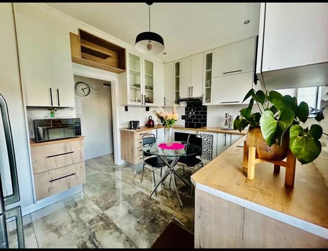 3 BEDROOM HOUSE FOR SALE IN VANDERBIJLPARK CW 2